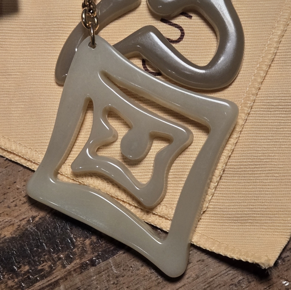 Louis Vuitton Porto Cure Thai M65648 - Authentic Key Holder / Bag Charm - Picture 4 of 15